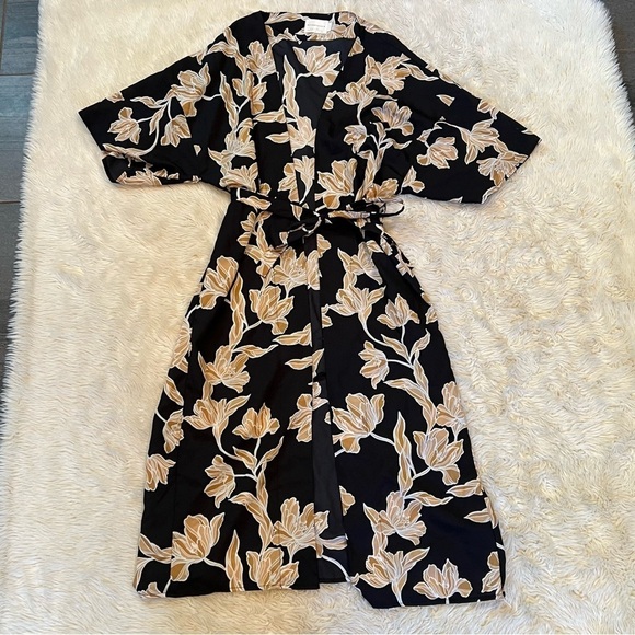 Floral Black and Cream Women's Robe - Picture 3 of 9